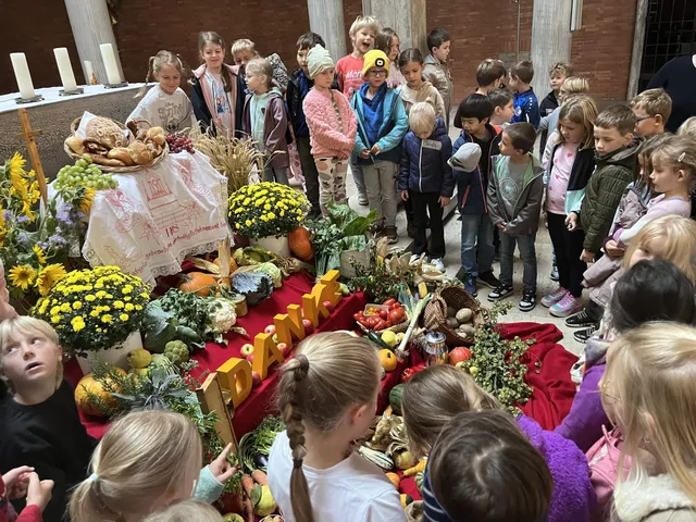 Besuch des Erntedankaltars