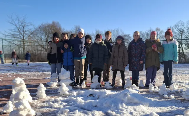 Winterfreuden auf dem Pausenhof